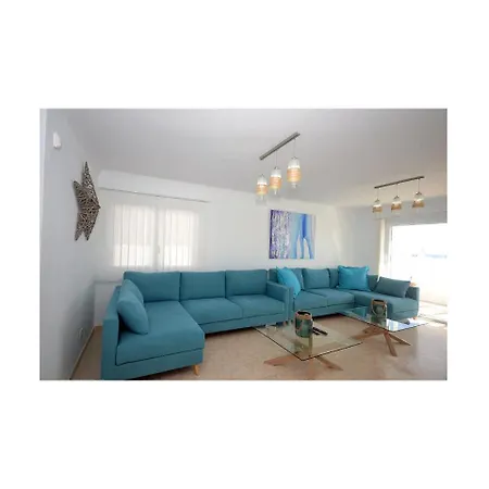 Jacinto Villa *