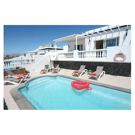 Jacinto Villa *